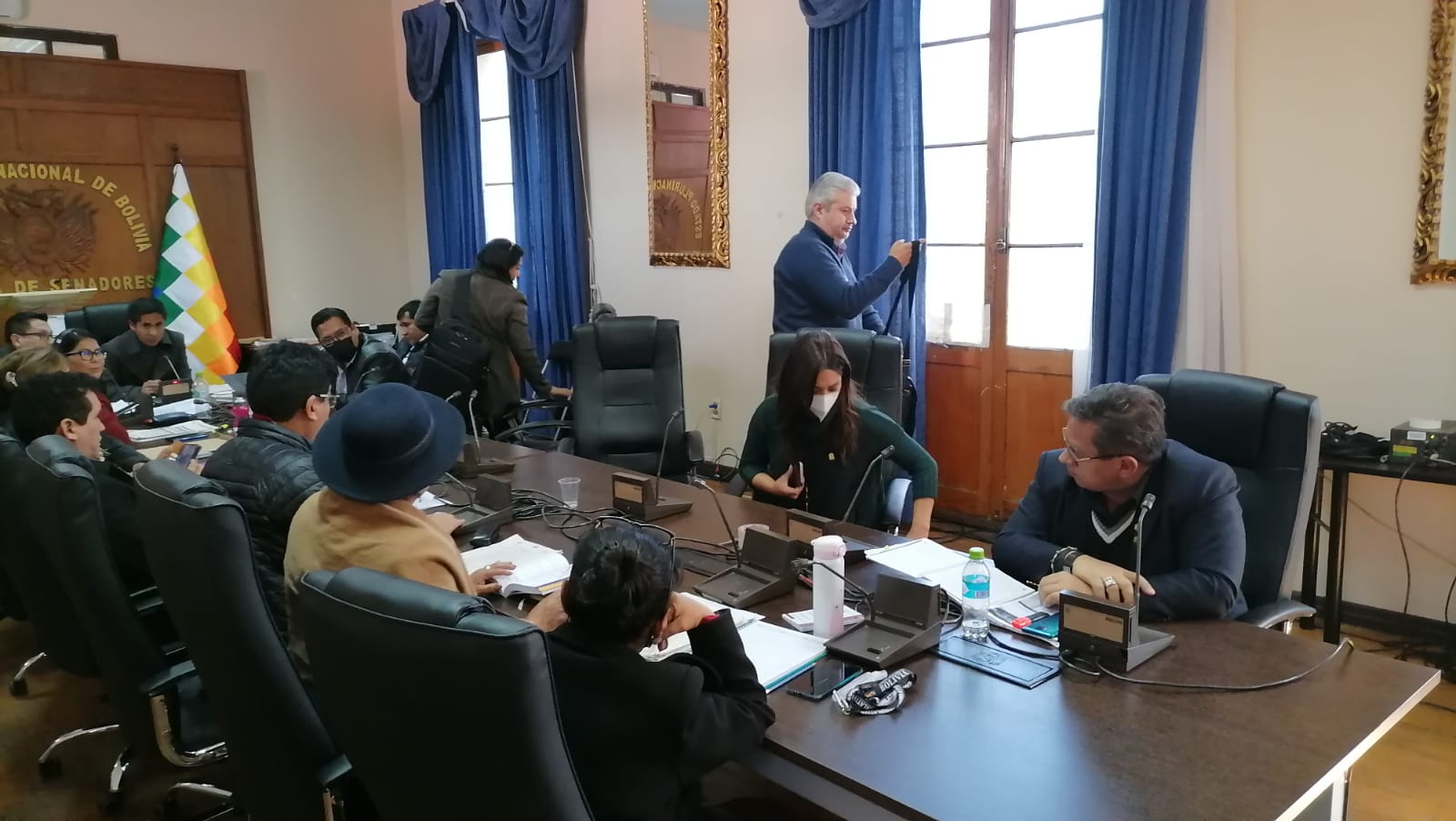 sesion_de_la_comision_y_abandono_de_cc
