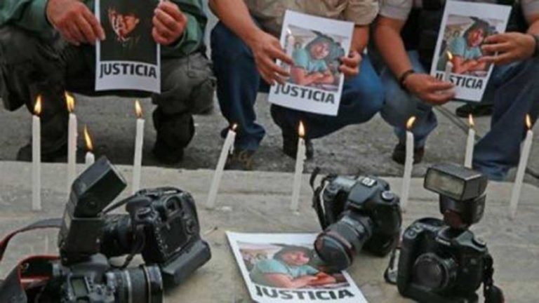 periodistas-muertos.jpg_1482981795