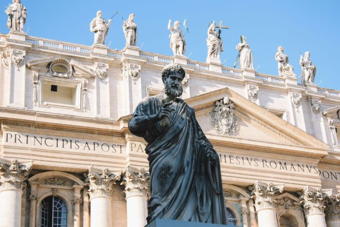 san-pedro-vaticano-iam-os-unsplash-240124 (1)