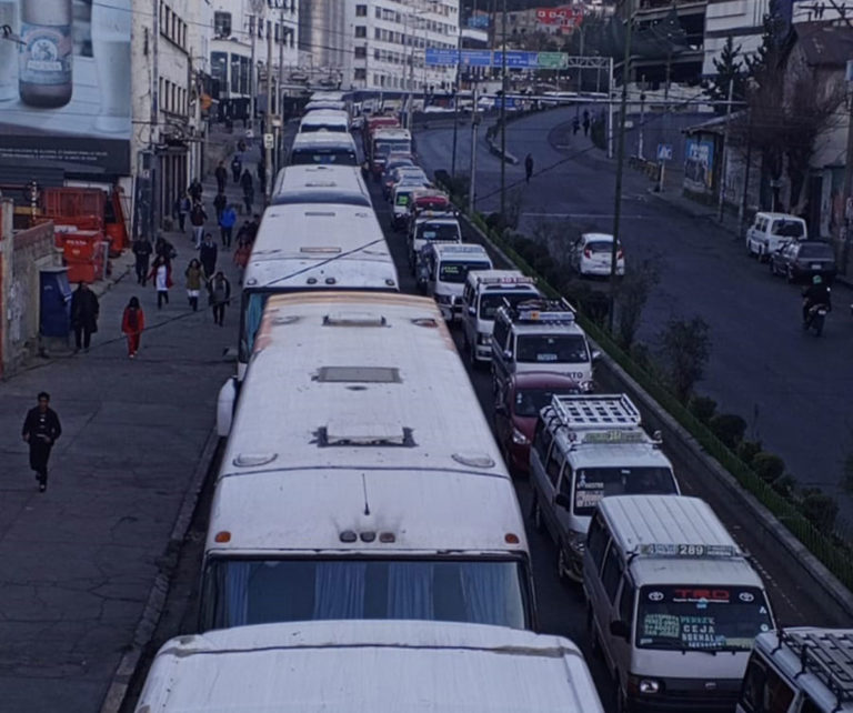 fila-de-vehiculos