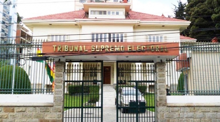 b_42438_sala-plena-del-tse-aprueba-trasladar-su-sede-de-la-paz-a-sucre-1 (1)